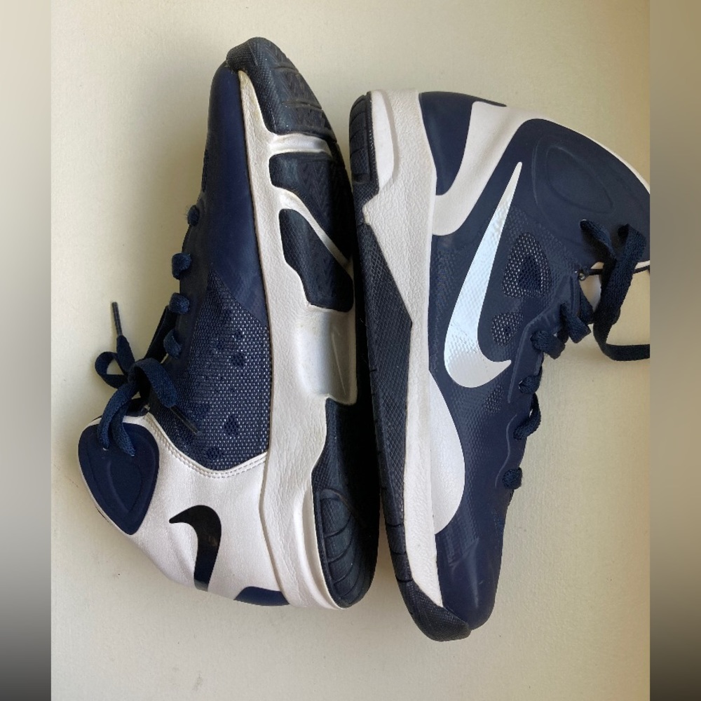 Nike Boys basketball shoes